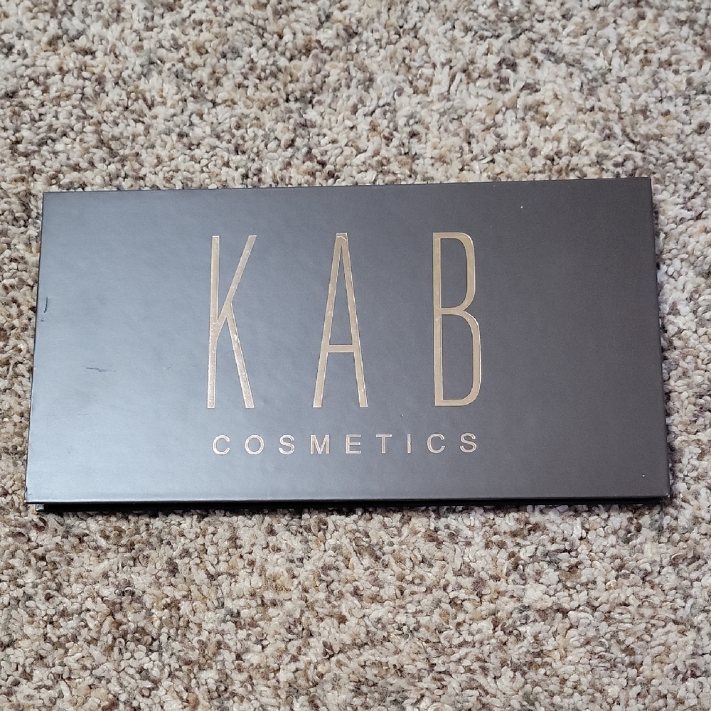 CONTOUR Palette